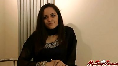 Indian sexy babe jasmine playing with her bigtits and pussy